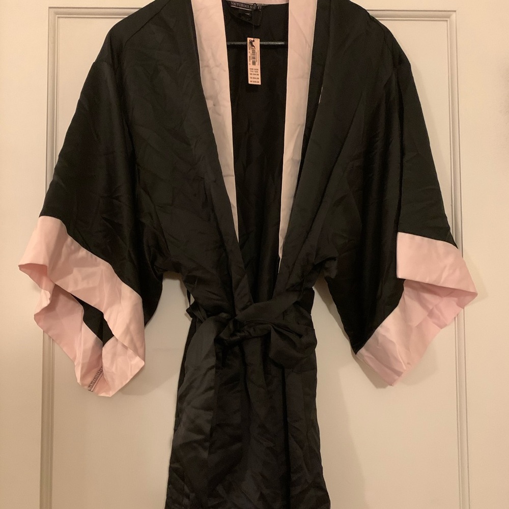 Victoria’s Secret Pink & Black Belted Robe